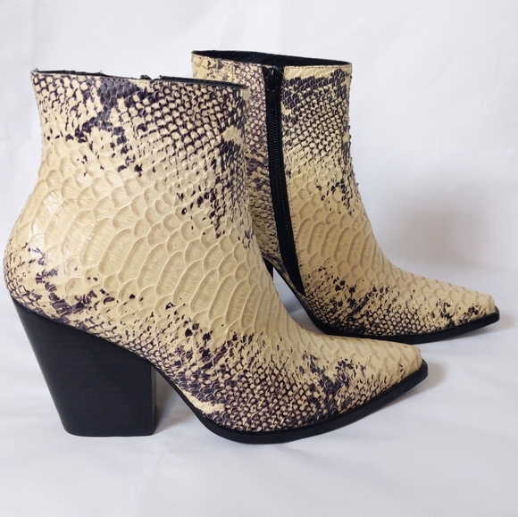 🆕🌿FREE PEOPLE JEFFREY CAMPBELL BOOTIES🌿 - Picture 8 of 16